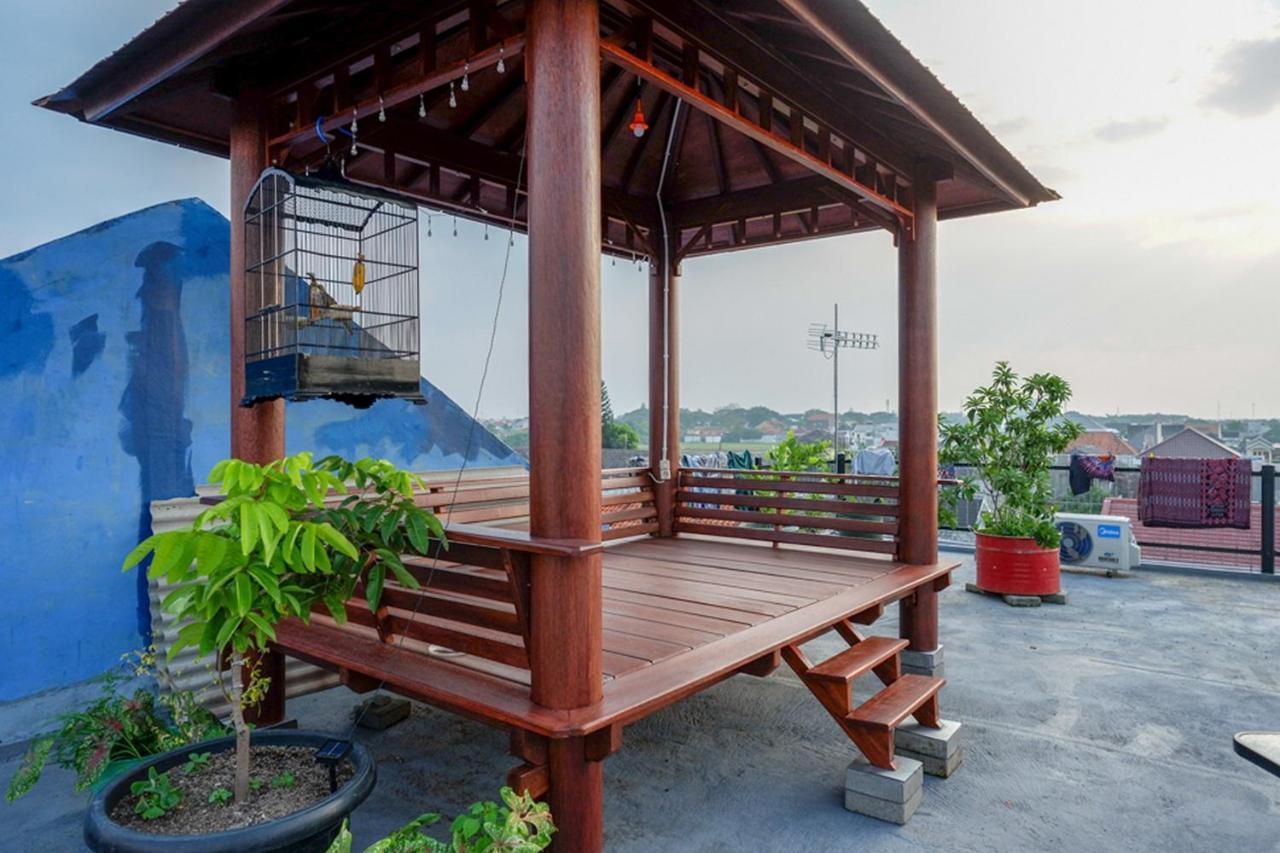ホテル Reddoorz Near Jalan Adi Sucipto Solo エクステリア 写真